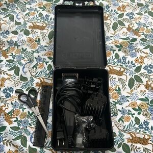 Wahl Corded Hair Clipper Kit in 
 Black Portable Case